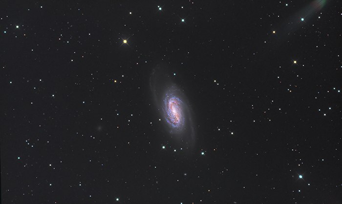 1トパーズの流星 3枚（BS02 240901 ハッブル宇宙望遠鏡がとらえた、しし座の棒渦巻銀河NGC 2903